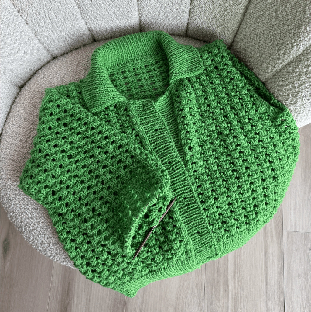 hobbii-easy-hole-polo-cardigan-strickanleitung-xs-4xl image 4
