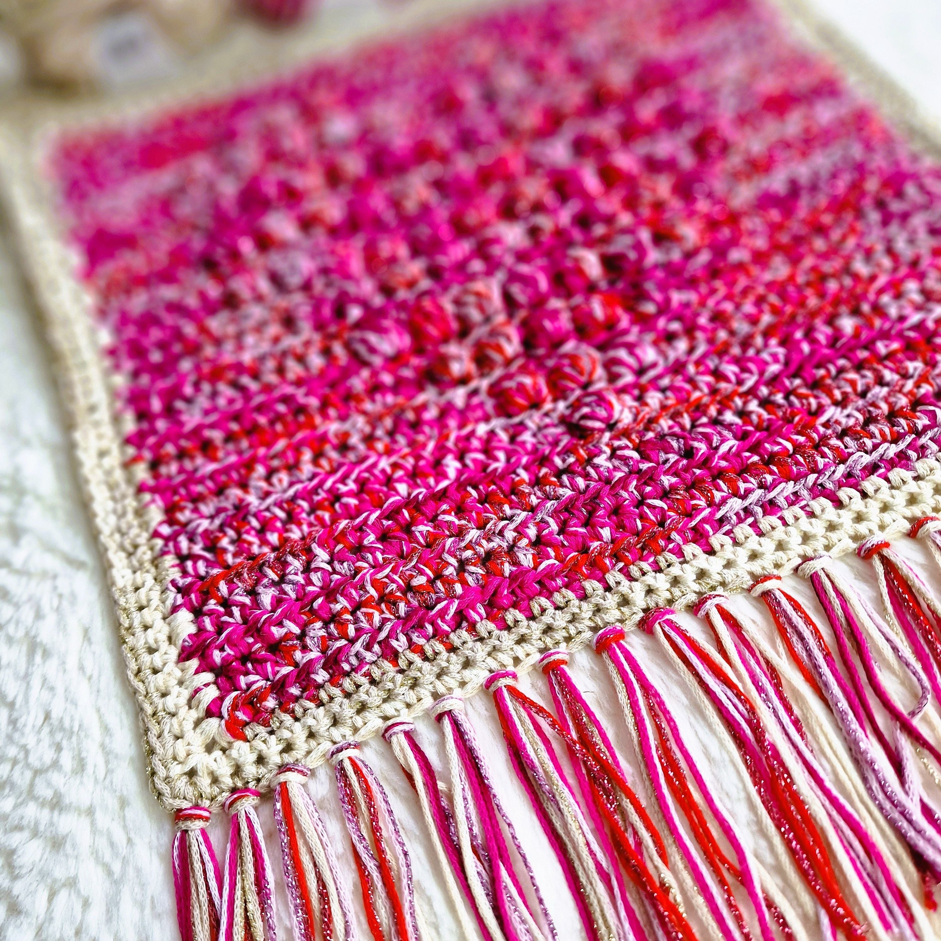 hobbii-anleitungen-one-l-o-v-e-wandbehang-h-kelanleitung-31cm image 2