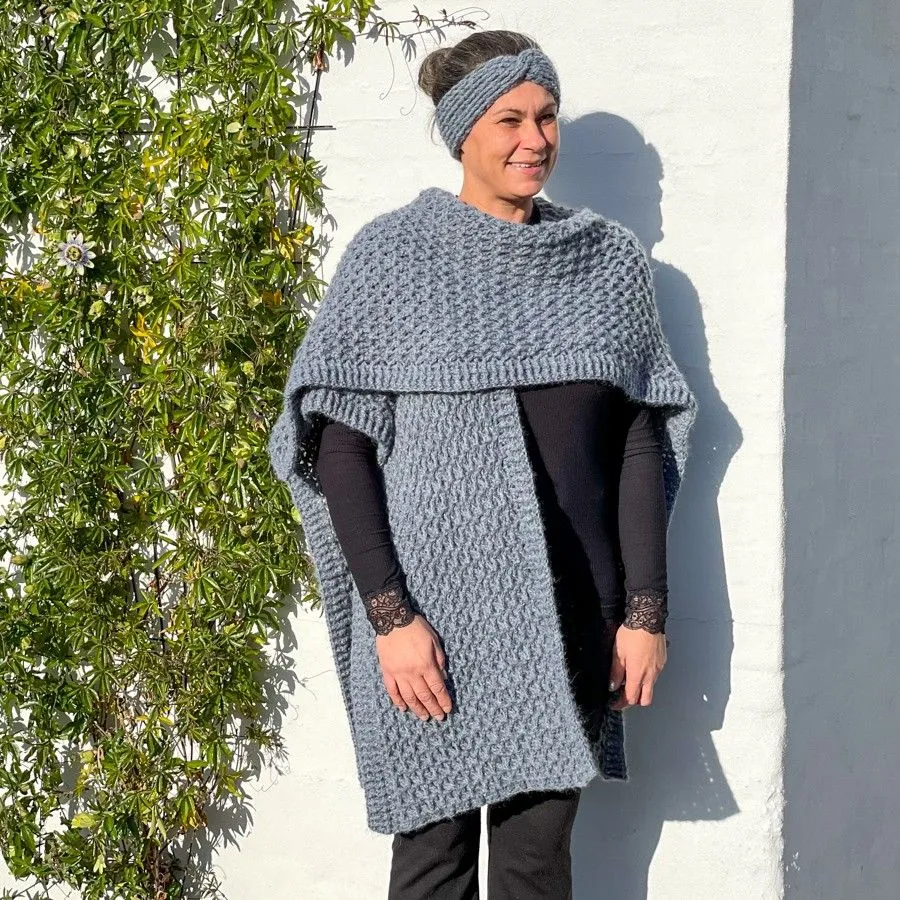hobbii-anleitungen-fluffy-hygge-poncho-h-kelanleitung-onesize image 1