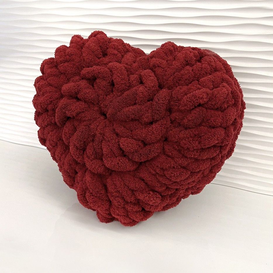 hobbii-anleitungen-love-pillow-kissen-rotes-herz-jumbo-garn image 3