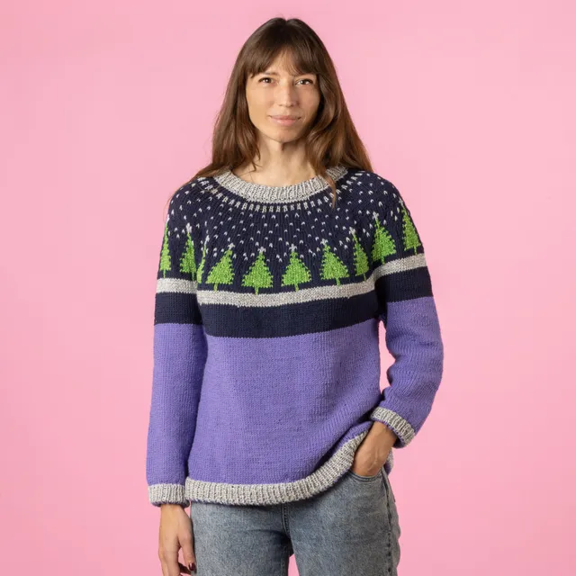 hobbii-anleitungen-xmastrees-pullover-strickanleitung-weihnachten image 1