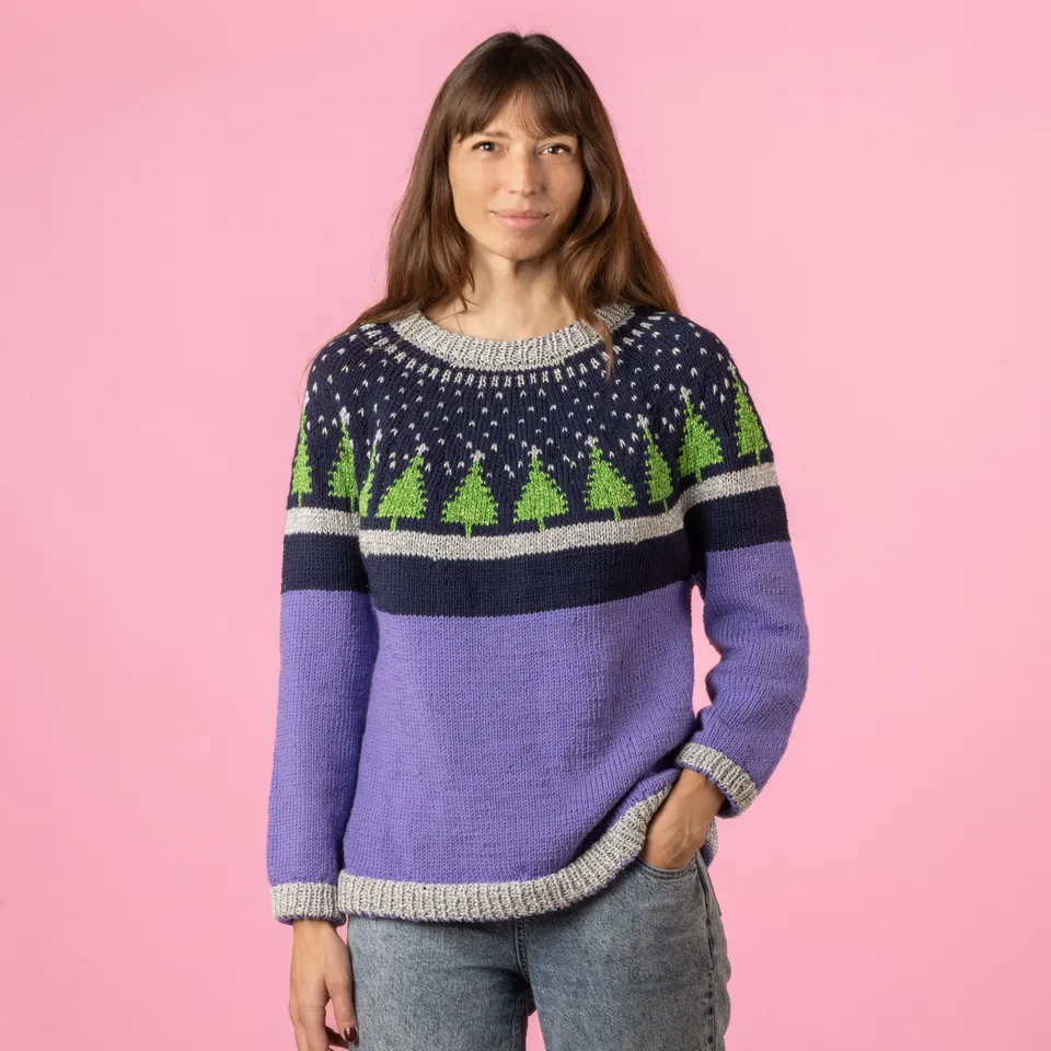 hobbii-anleitungen-xmastrees-pullover-strickanleitung-weihnachten image 1