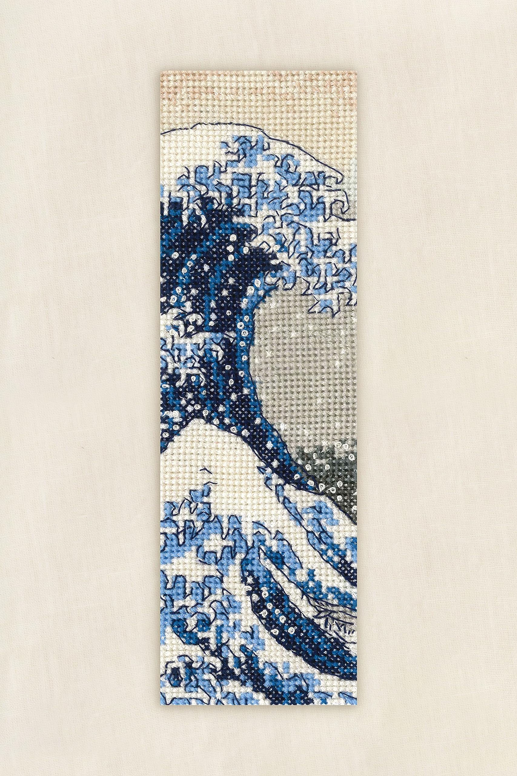 dmc-gro-e-welle-hokusai-lesezeichen-kreuzstichset image 2