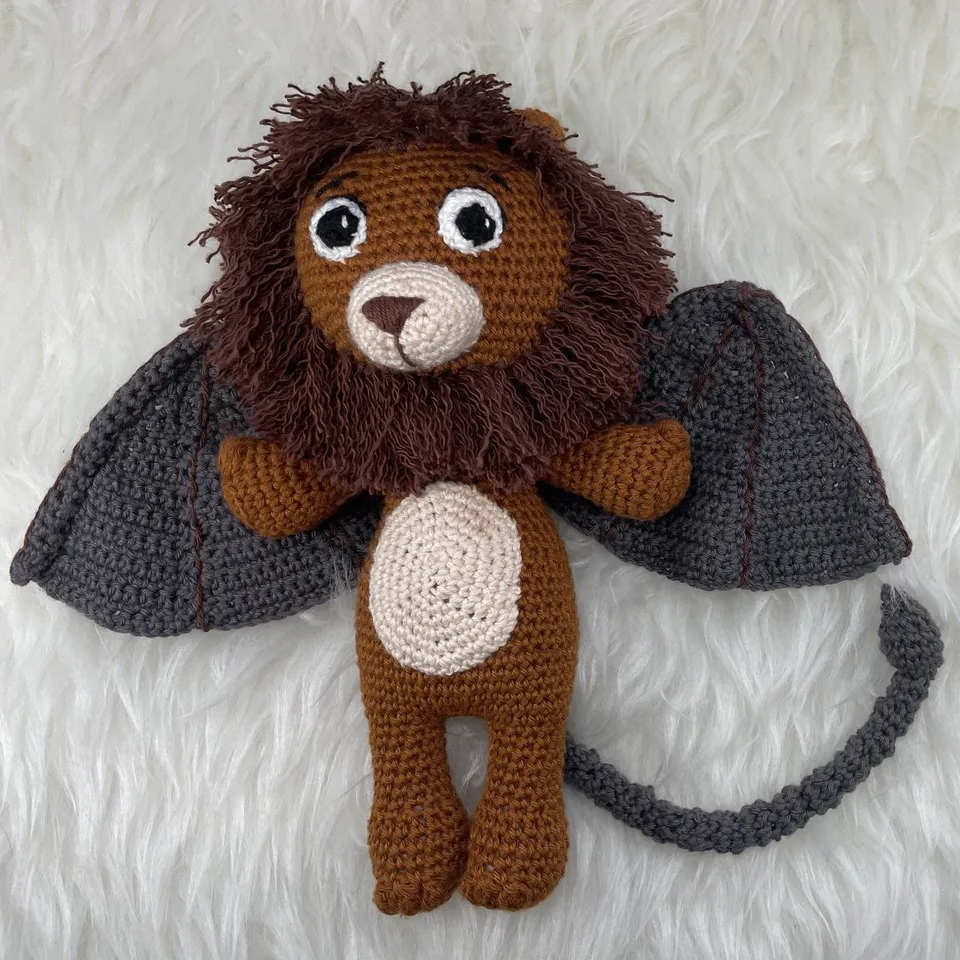 hobbii-mantikor-h-kelanleitung-pdf-25-cm-amigurumi image 1