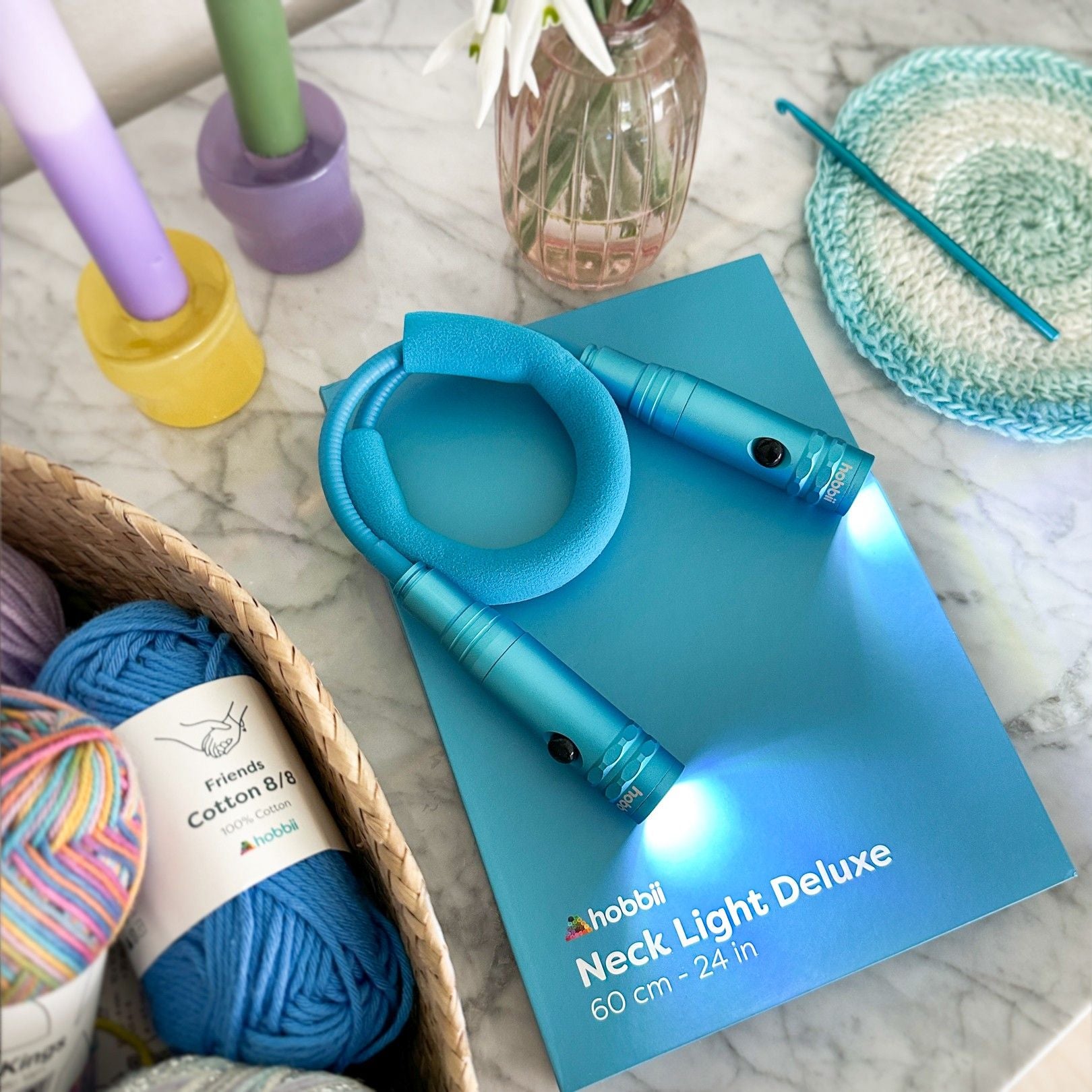 hobbii-umh-ngelampe-deluxe-nackenlampe-blau-60-cm-led image 2