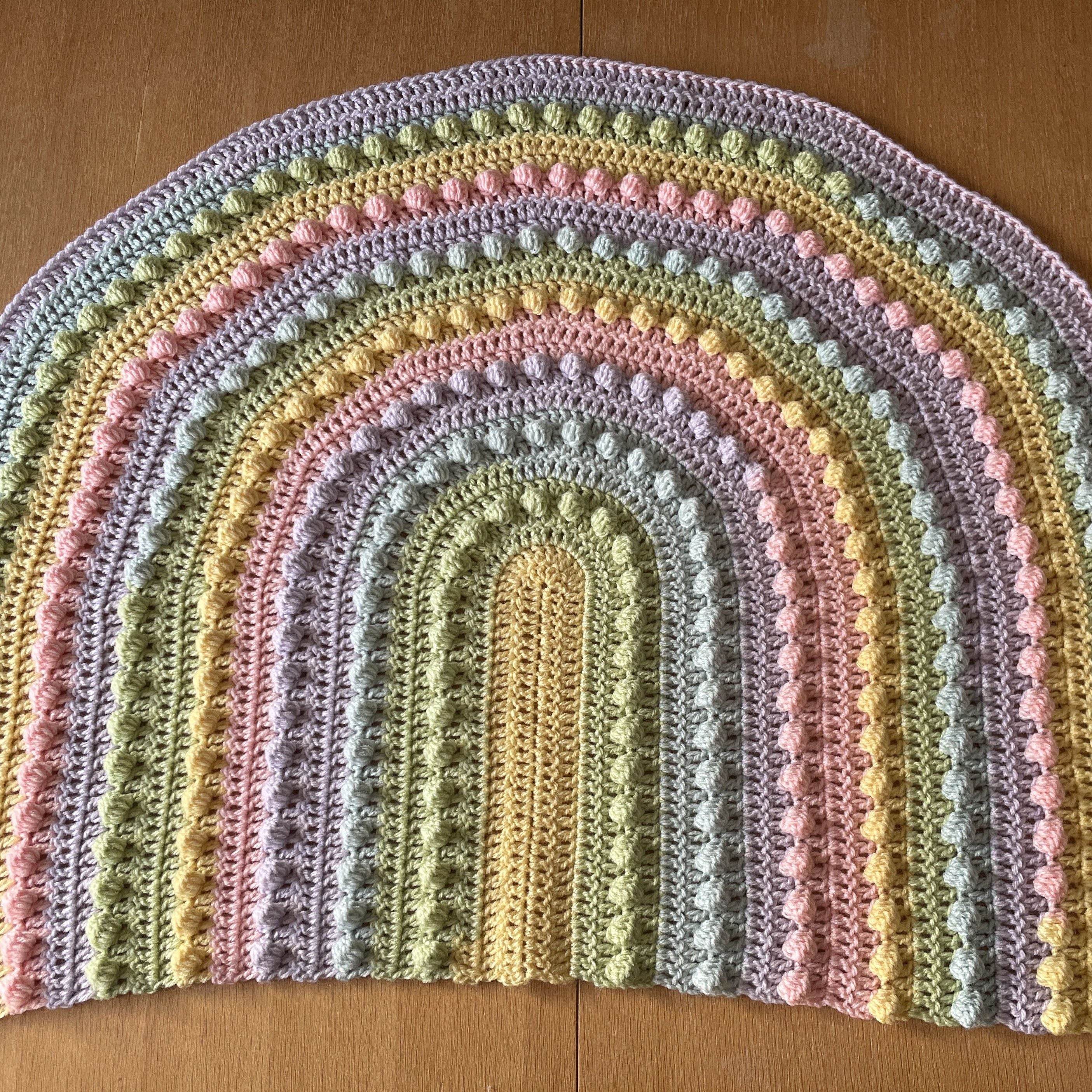 hobbii-anleitungen-lollipop-rainbow-decke-h-kelanleitung-babydecke image 8