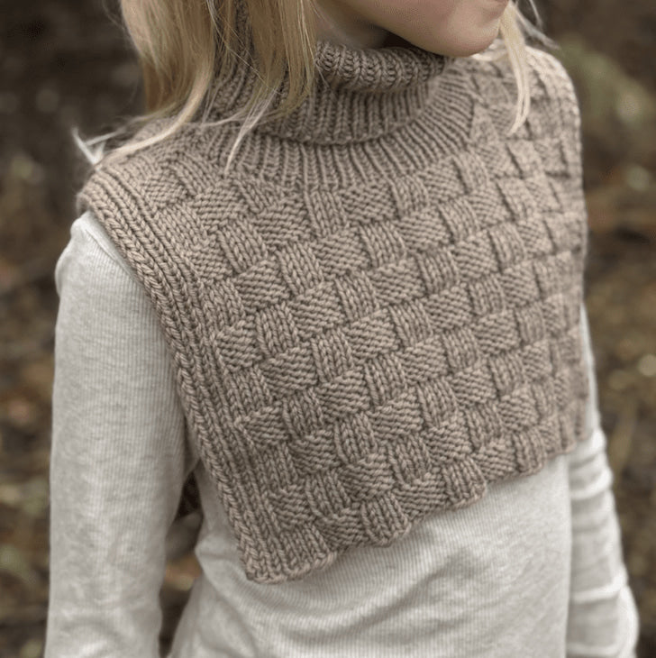 hobbii-anleitungen-easy-square-neck-junior-kragenschal-pdf-2-12j image 1