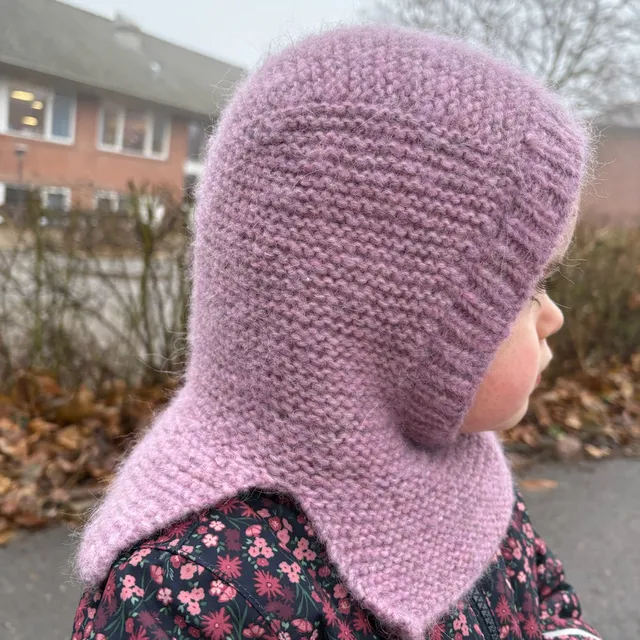 hobbii-anleitungen-ultra-easy-balaclava-baby-strickanleitung-pdf-1m-4j image 1