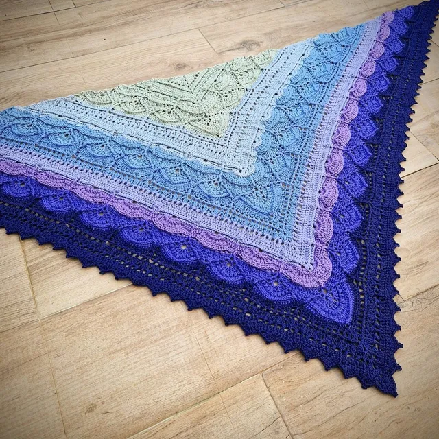 hobbii-anleitungen-moroccanminttea-strickanleitung-tuch-one-size image 1