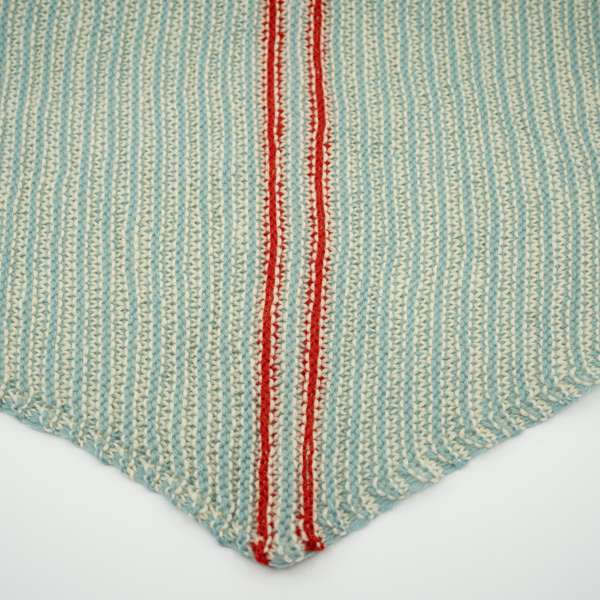 hobbii-sisters-scarf-strickanleitung-schal-one-size-zweifarbig image 6
