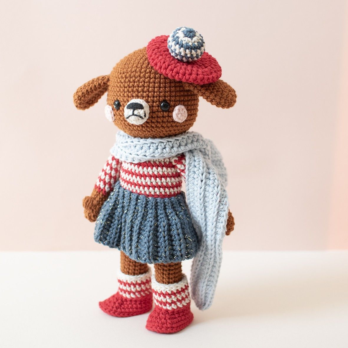 hobbii-madeleine-dog-h-kelset-hund-24-cm-mit-zubeh-r image 4