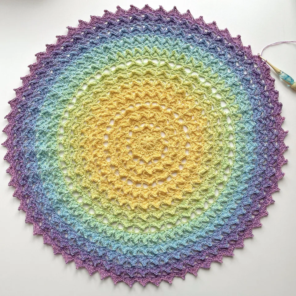 hobbii-anleitungen-ilweran-mandala-h-kelanleitung-pdf image 1
