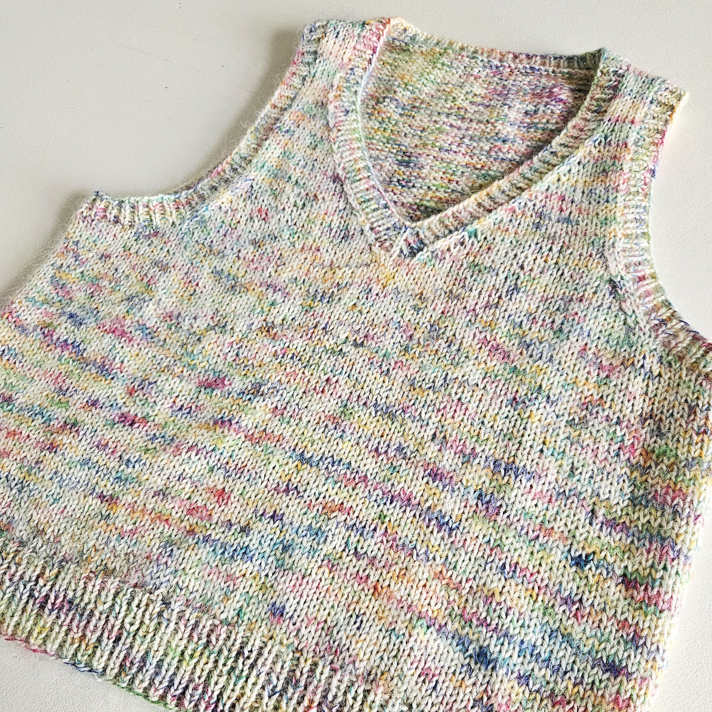 hobbii-anleitungen-betty-vibrant-pullunder-strickanleitung-xs-3xl image 8