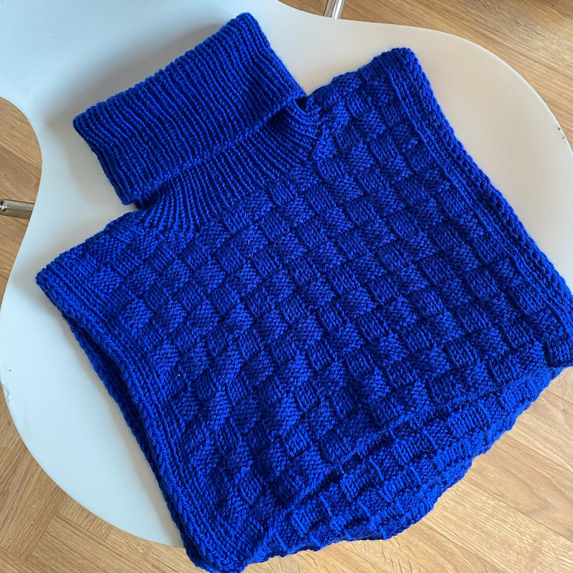 hobbii-easy-square-neck-kragenschal-strickanleitung-gr-m image 3