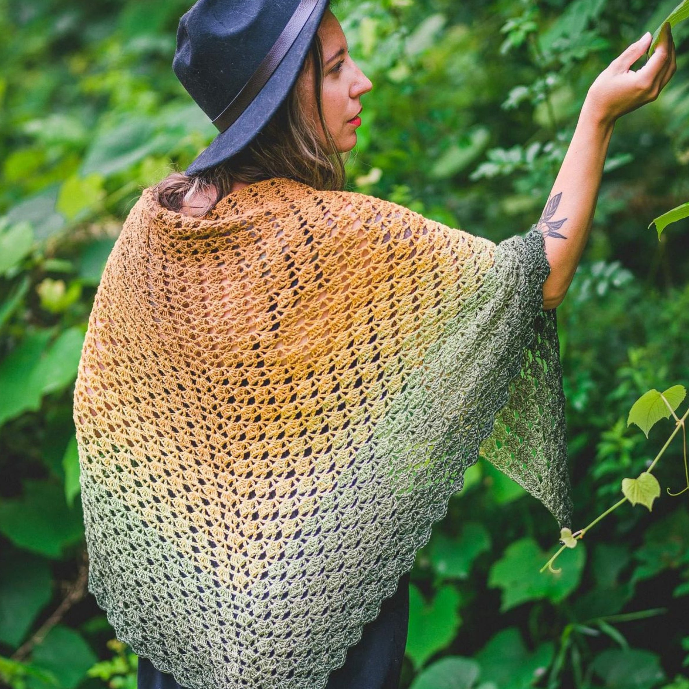 hobbii-anleitungen-brynn-tuch-strickanleitung-standard-oversized image 2