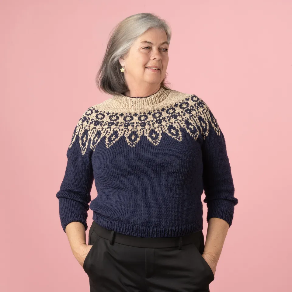 hobbii-anleitungen-xmasstar-pullover-strickanleitung-pdf-xs-3xl image 1