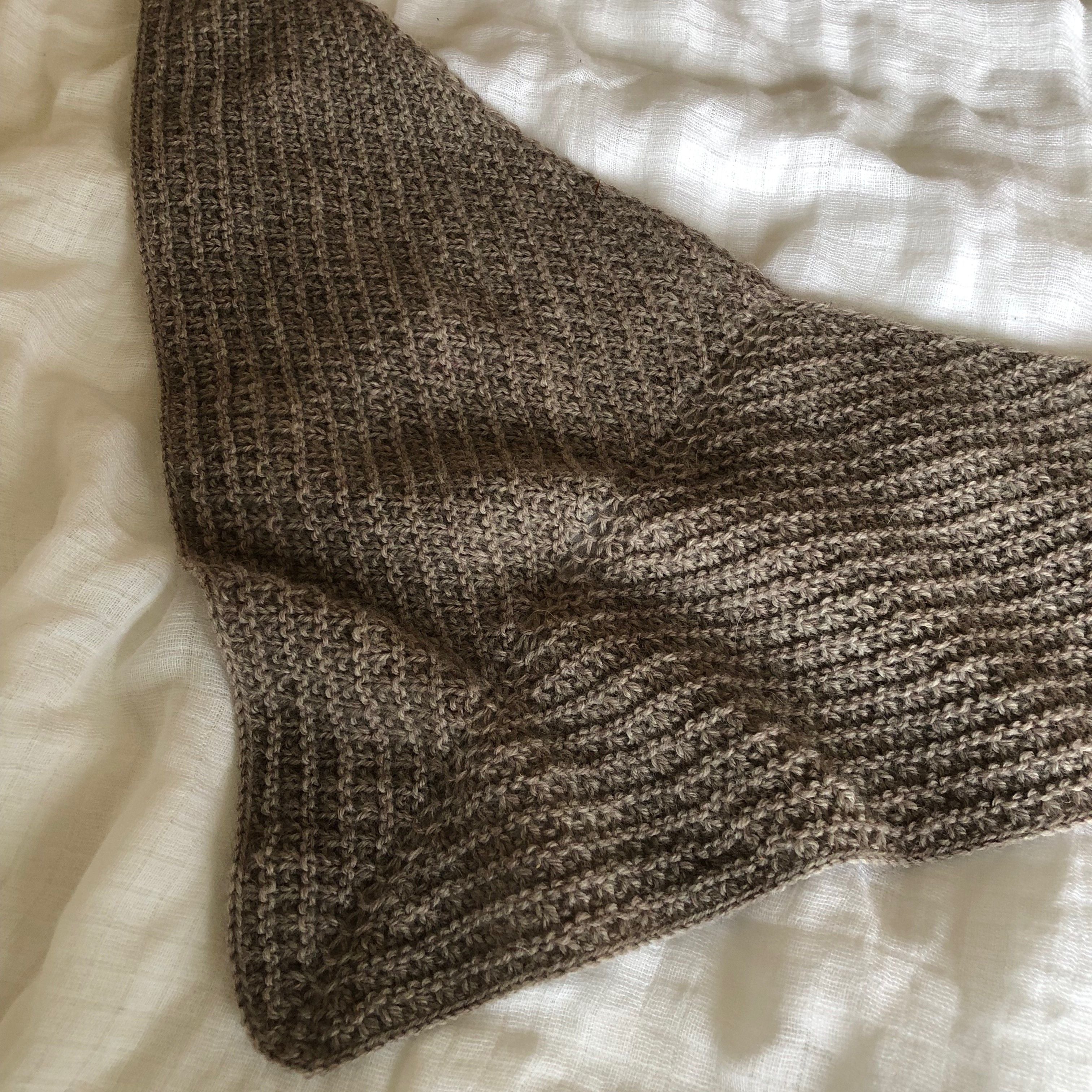 hobbii-anleitungen-birch-scarf-schal-strickanleitung-80-cm-pdf image 1