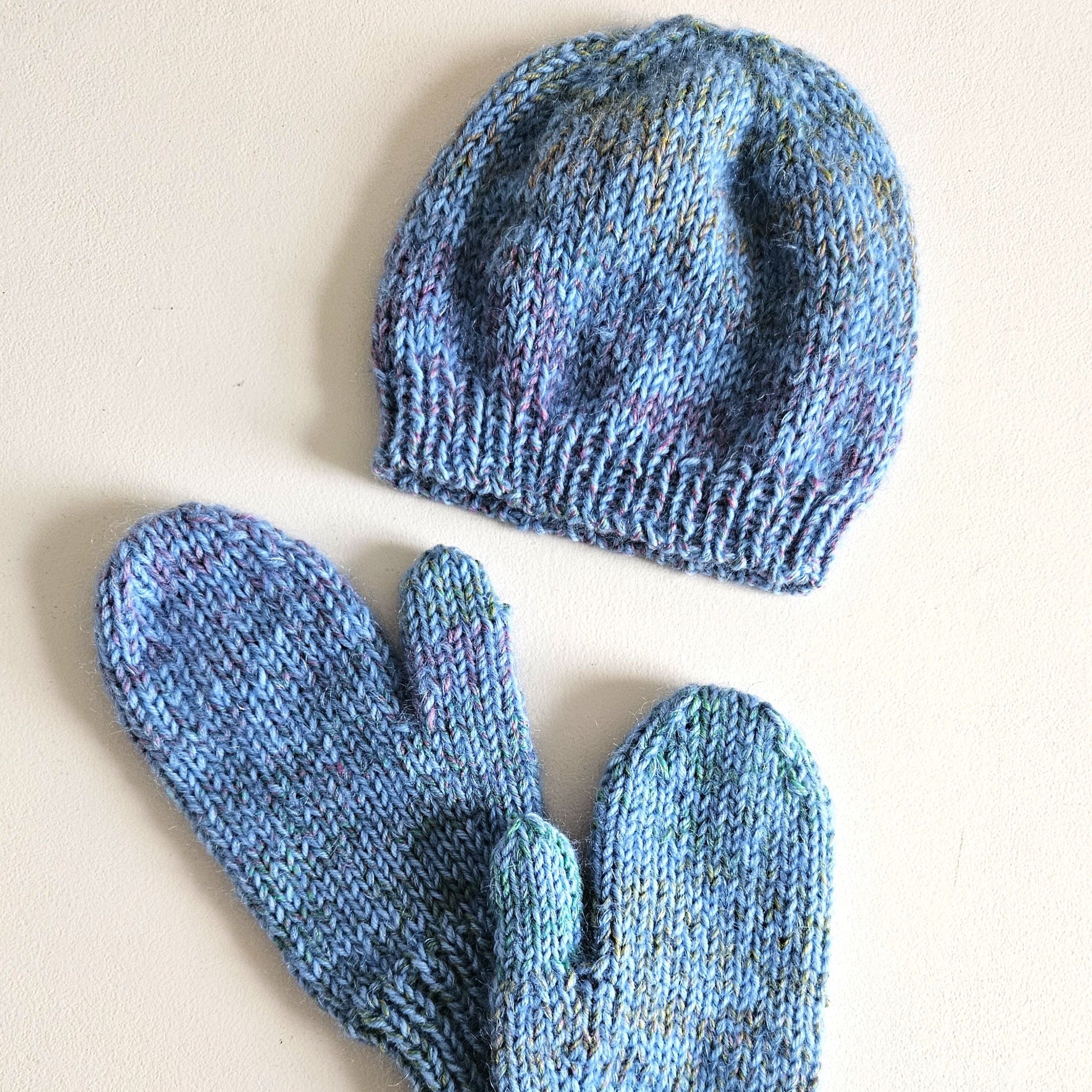 hobbii-chunky-m-tze-und-f-ustlinge-strickanleitung-pdf-m-l image 2