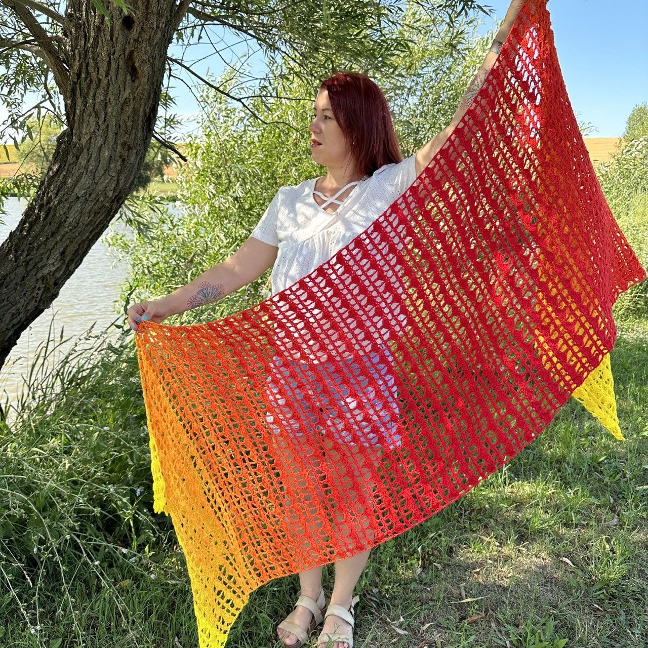 hobbii-velca-tuch-strickanleitung-one-size-mit-flammenmuster image 1