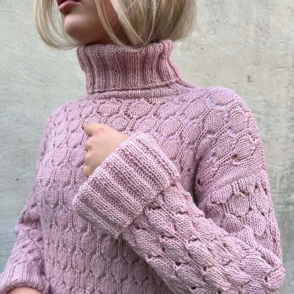 hobbii-anleitungen-sprinkles-pullover-strickanleitung-xs-lochmuster image 1