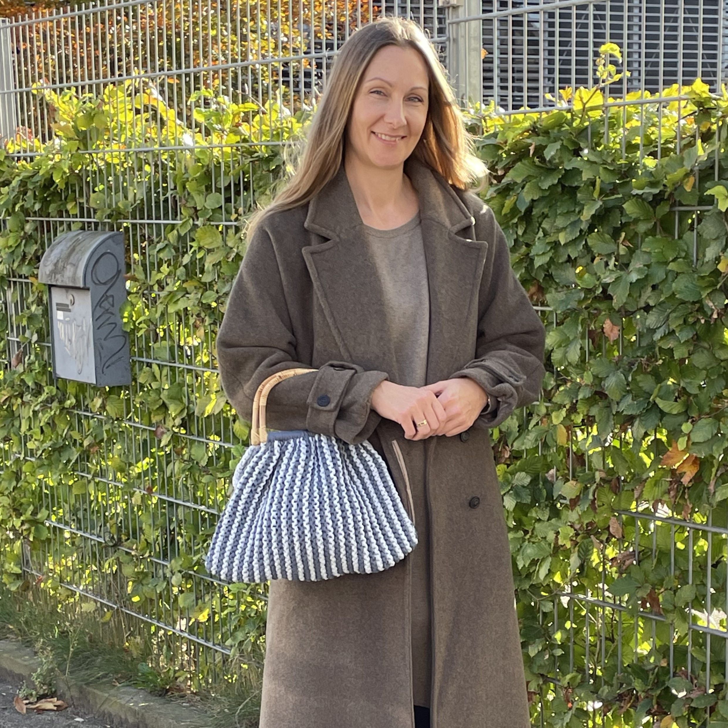 hobbii-sapphire-tasche-strickanleitung-one-size-streifen image 3