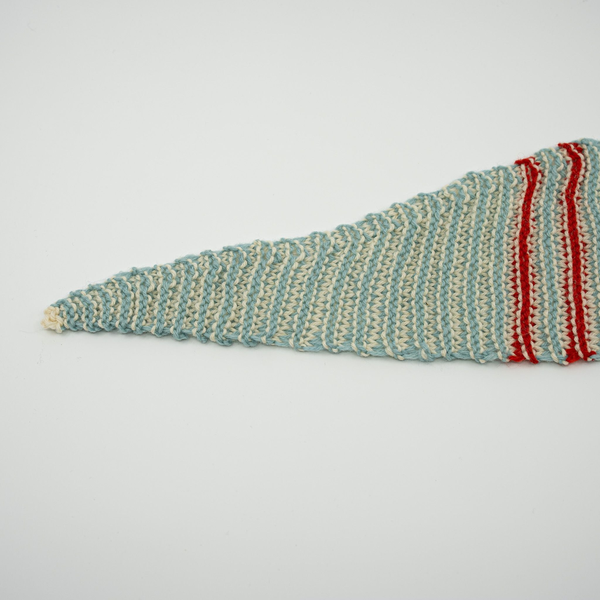 hobbii-sisters-scarf-strickanleitung-schal-one-size-zweifarbig image 8