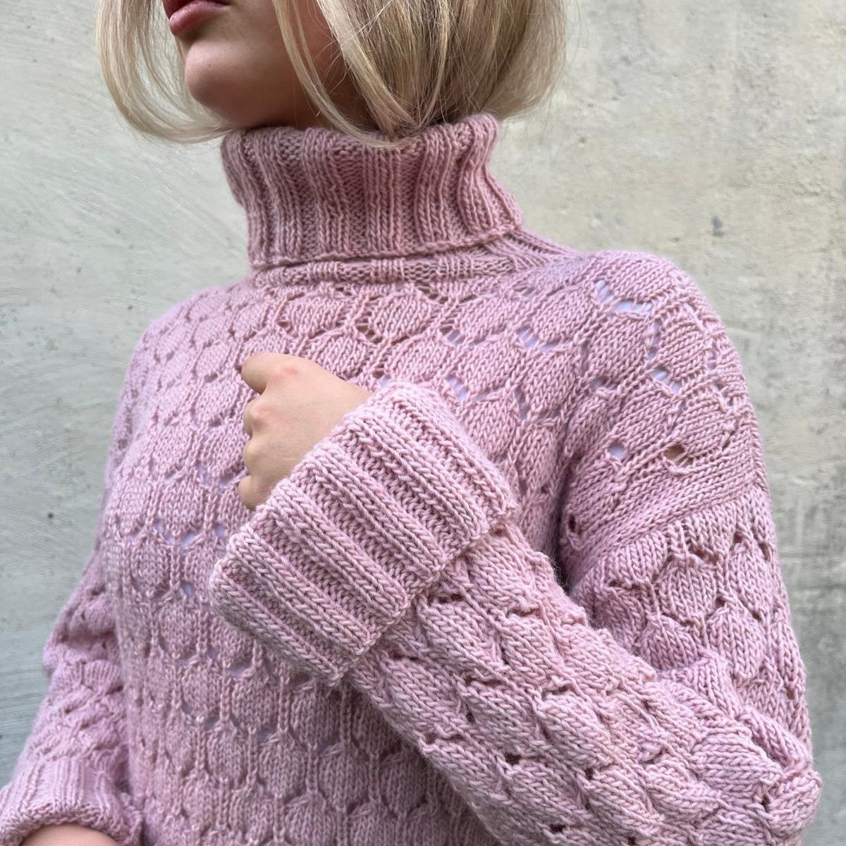 hobbii-anleitungen-sprinkles-pullover-strickanleitung-xs-lochmuster image 1