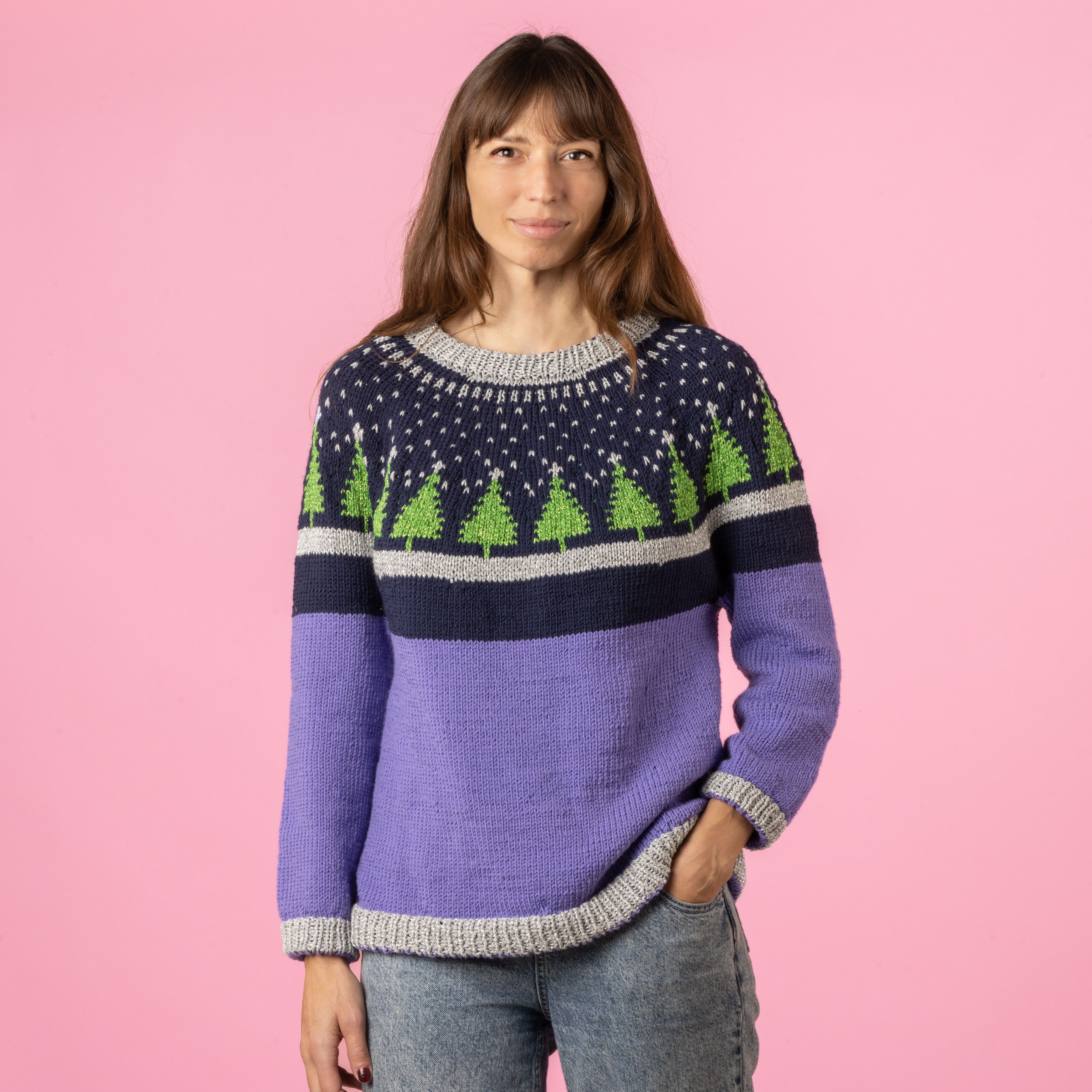 hobbii-anleitungen-xmastrees-pullover-strickanleitung-weihnachten image 1
