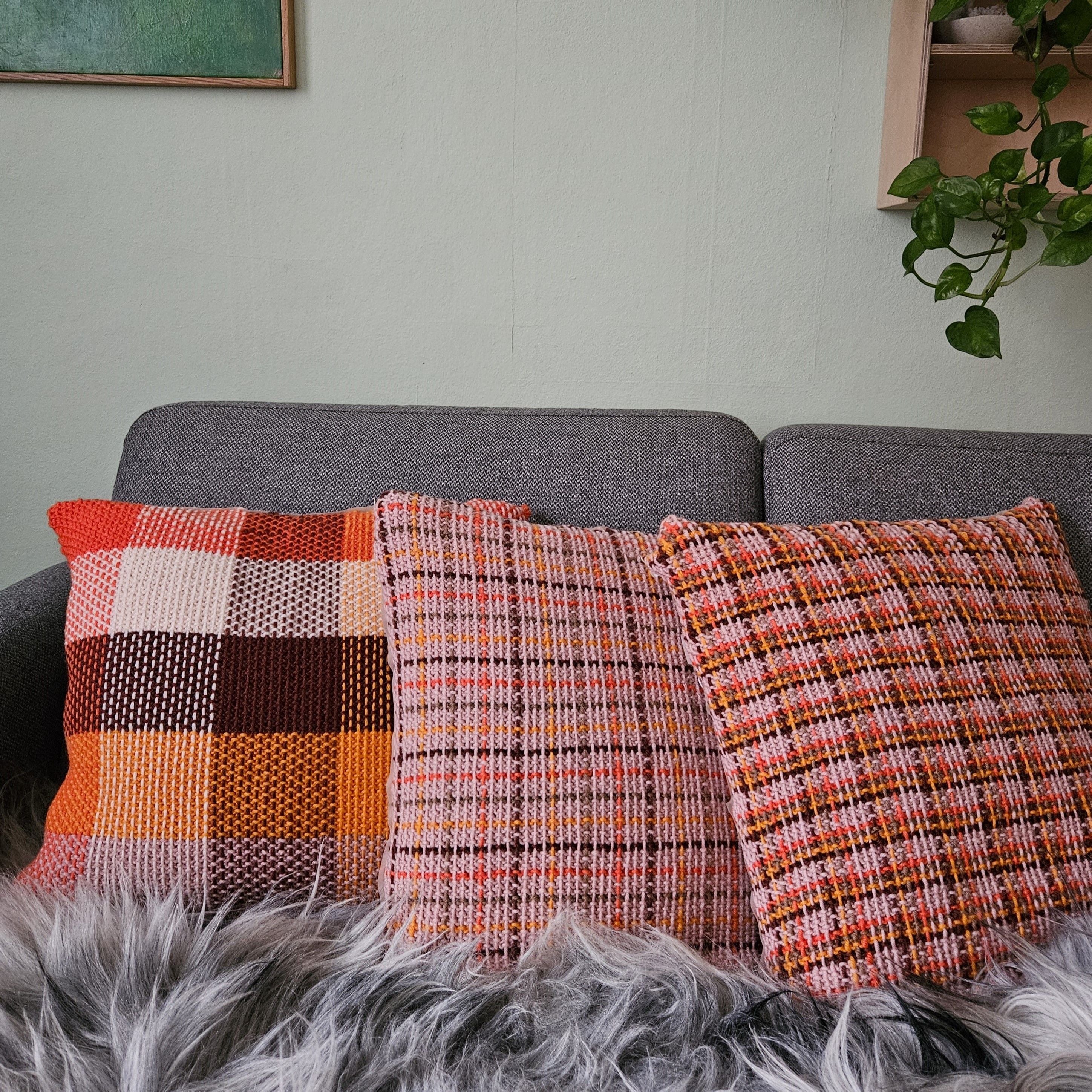 hobbii-anleitungen-tartan-3-kissen-strickanleitung-42x42-cm-karos image 4