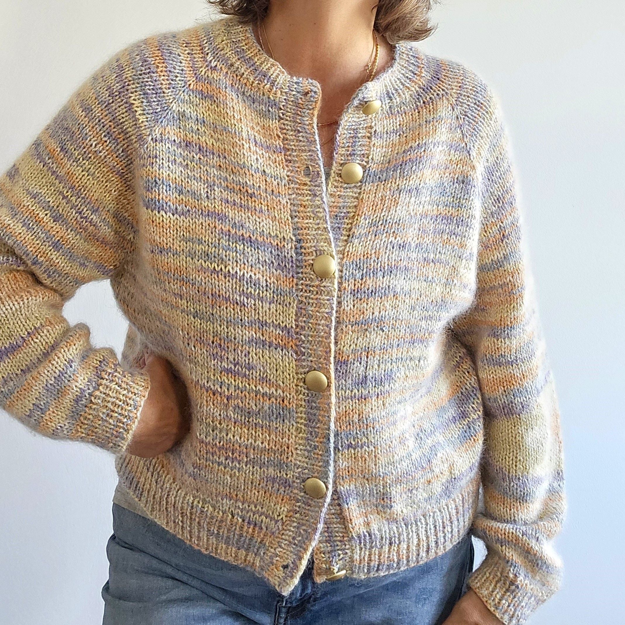 hobbii-hyggeprint-strickjacke-strickanleitung-pdf-s-xxl image 1