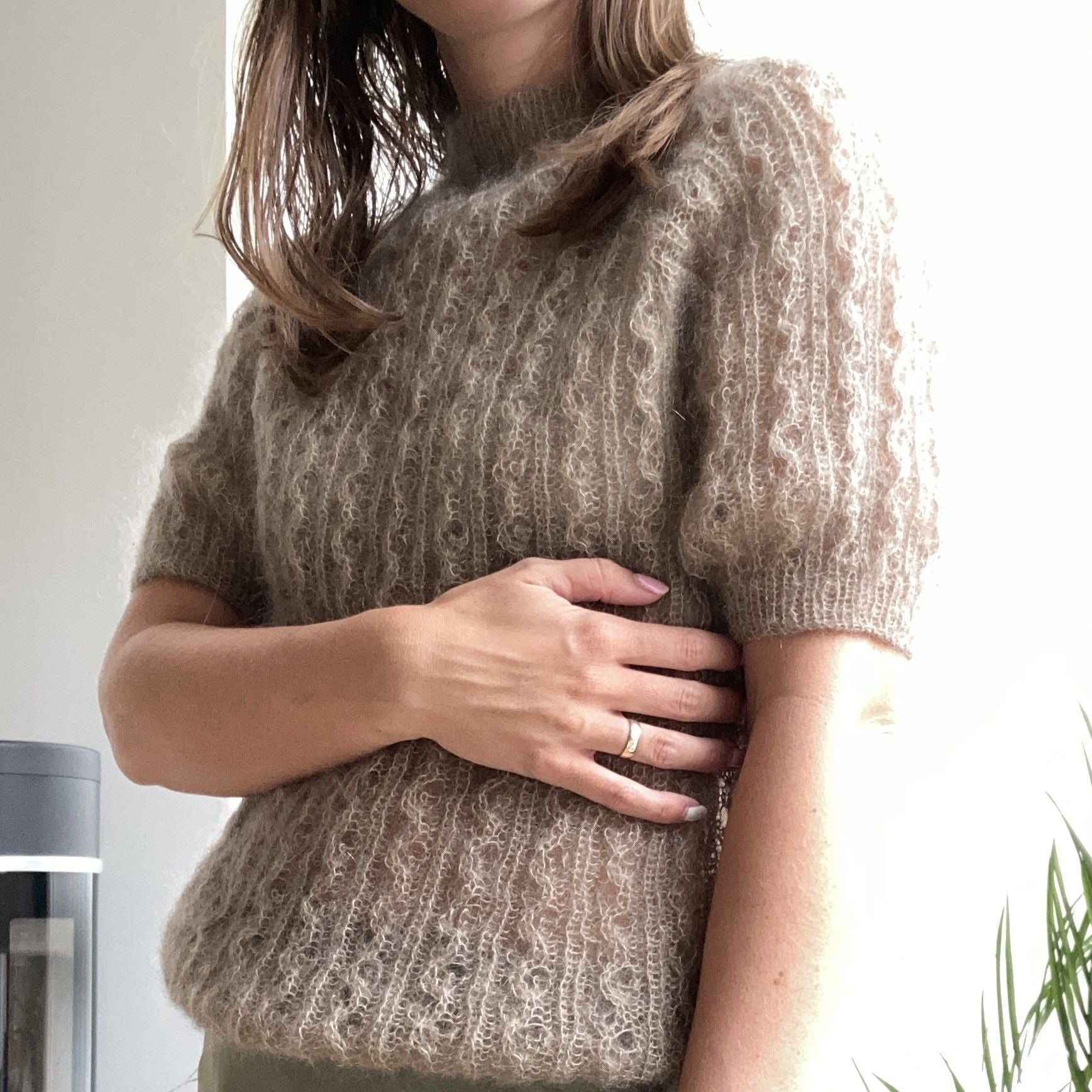 hobbii-golden-harvest-kurzarm-pullover-strickanleitung-loch image 3