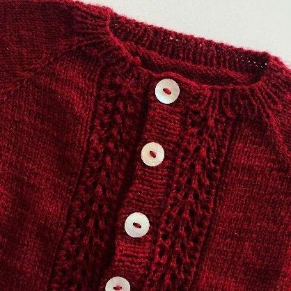 hobbii-guldregn-mini-kinderjacke-strickanleitung-raglan-spitze image 4