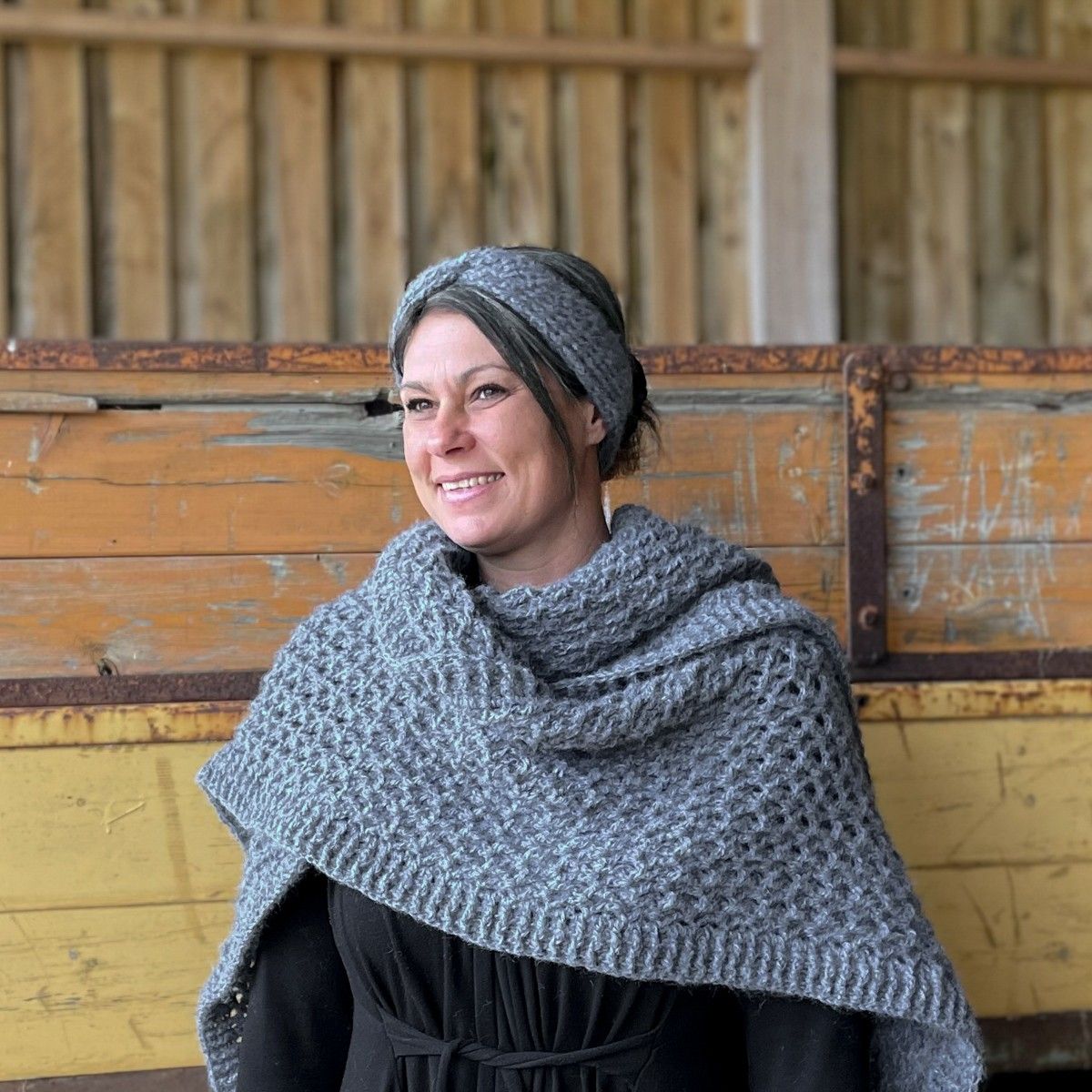 hobbii-anleitungen-fluffy-hygge-poncho-h-kelanleitung-onesize image 3