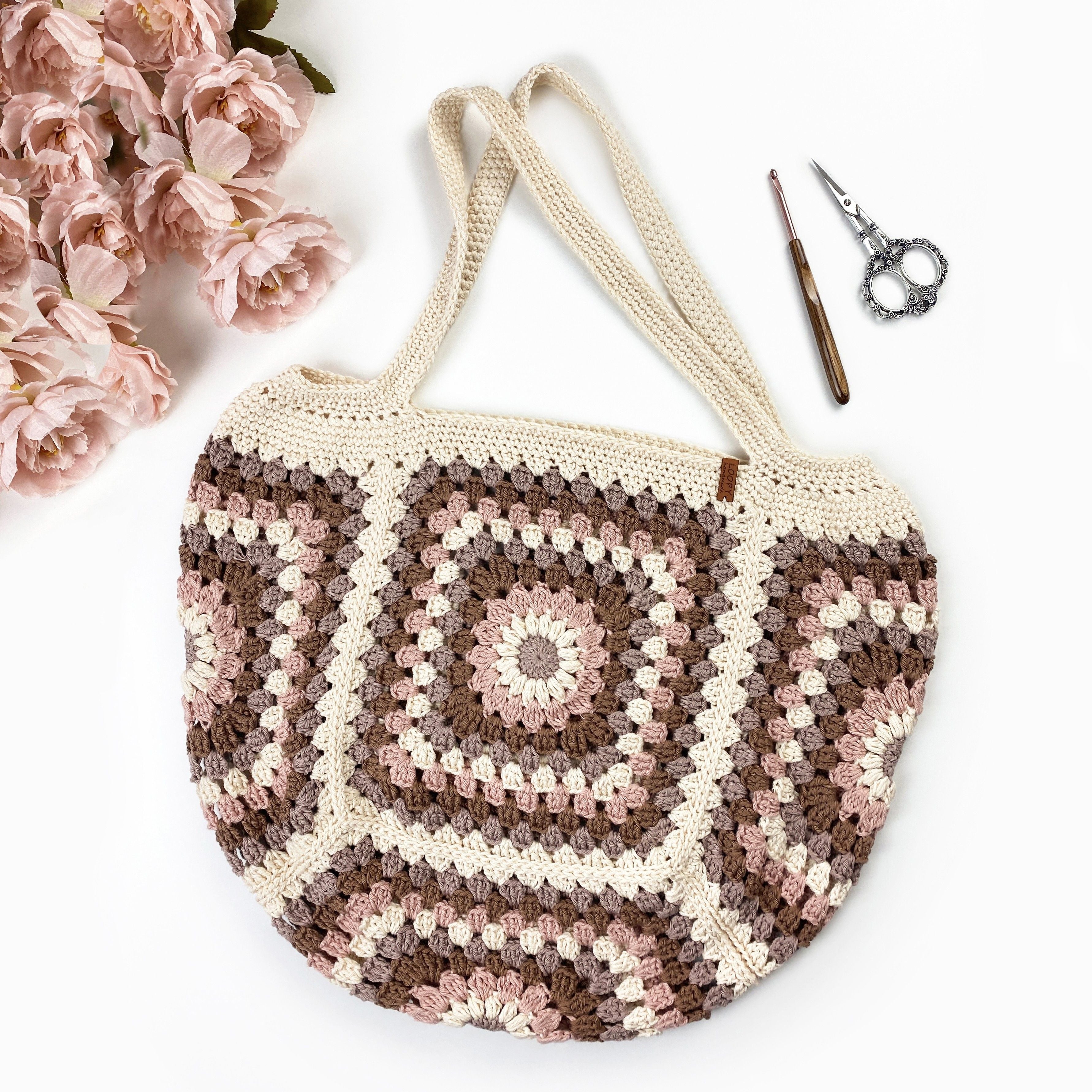 hobbii-anleitungen-primrose-tasche-h-kelanleitung-granny-square-47cm image 5
