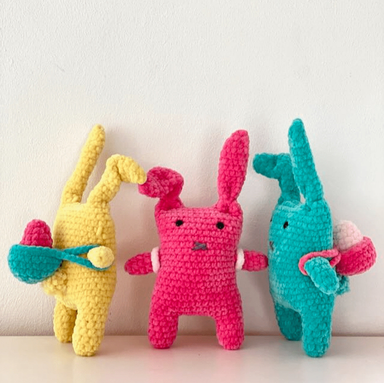 hobbii-anleitungen-easter-bunnies-h-kelanleitung-pdf-one-size image 4