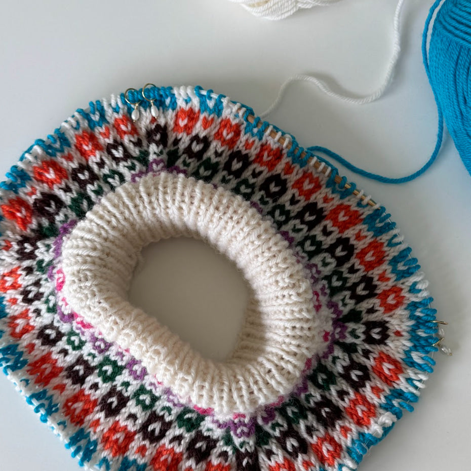 hobbii-easy-colour-sweater-junior-strickanleitung-2j image 3