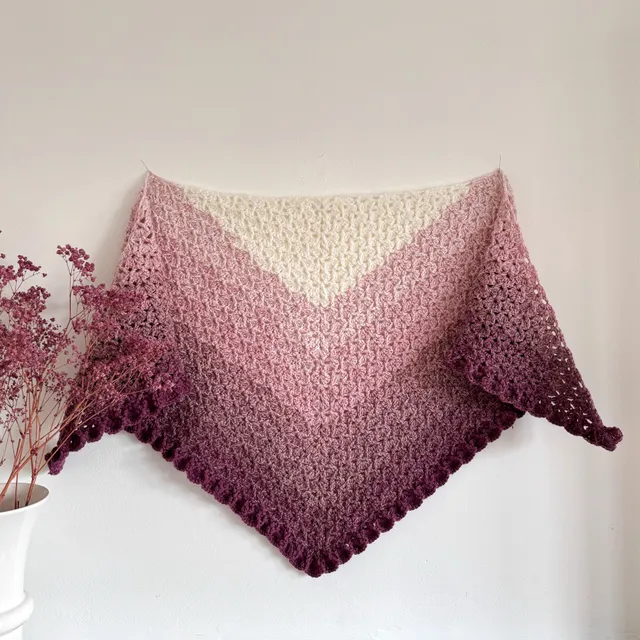 hobbii-amethyst-h-kelanleitung-schal-dreieckstuch image 1