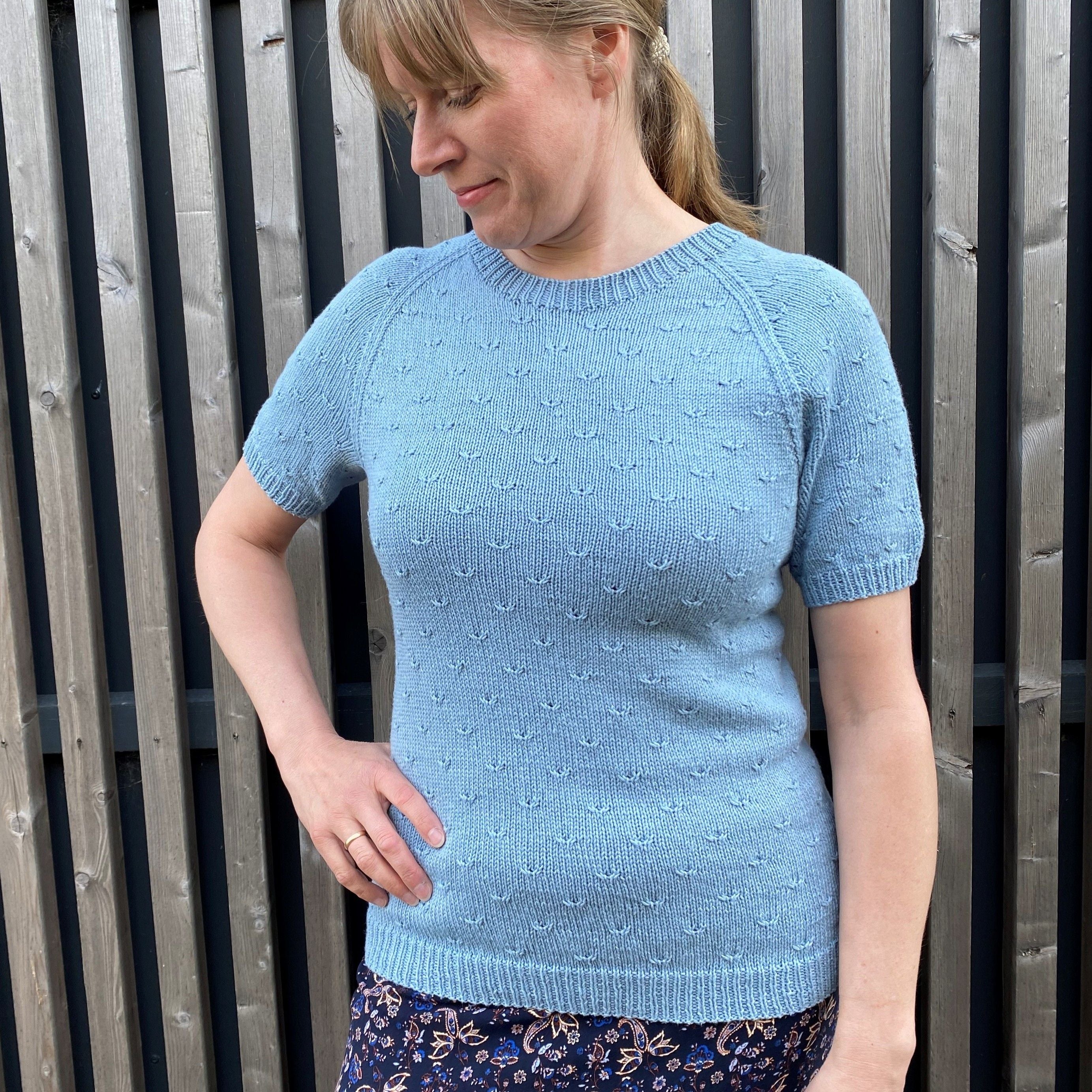 hobbii-anleitungen-sommerfugle-pulli-strickanleitung-baumwolle image 1