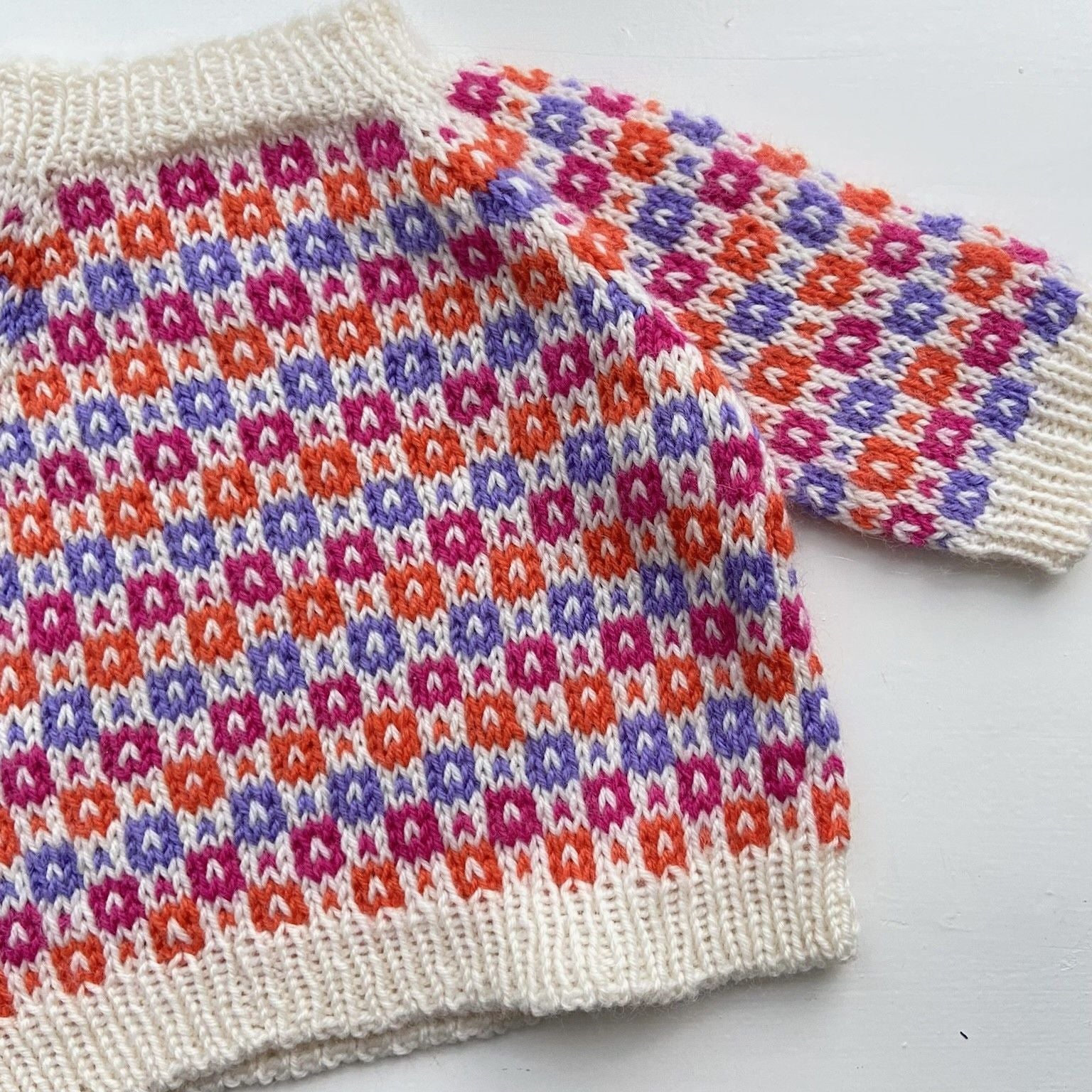 hobbii-easy-colour-babypullover-strickanleitung-0-2-monate image 2