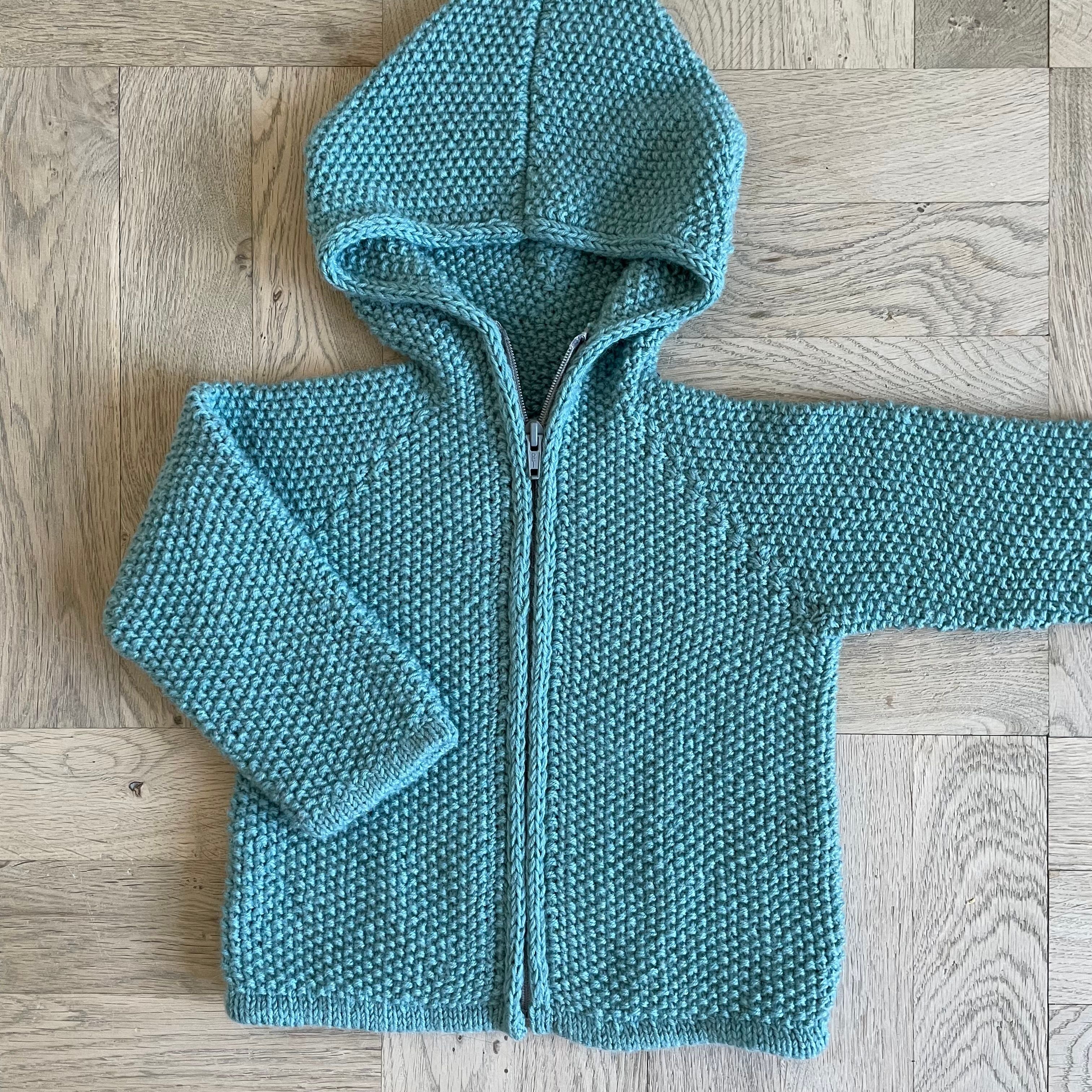 hobbii-casey-babyjacke-strickanleitung-pdf-6-mon-2-jahre image 1