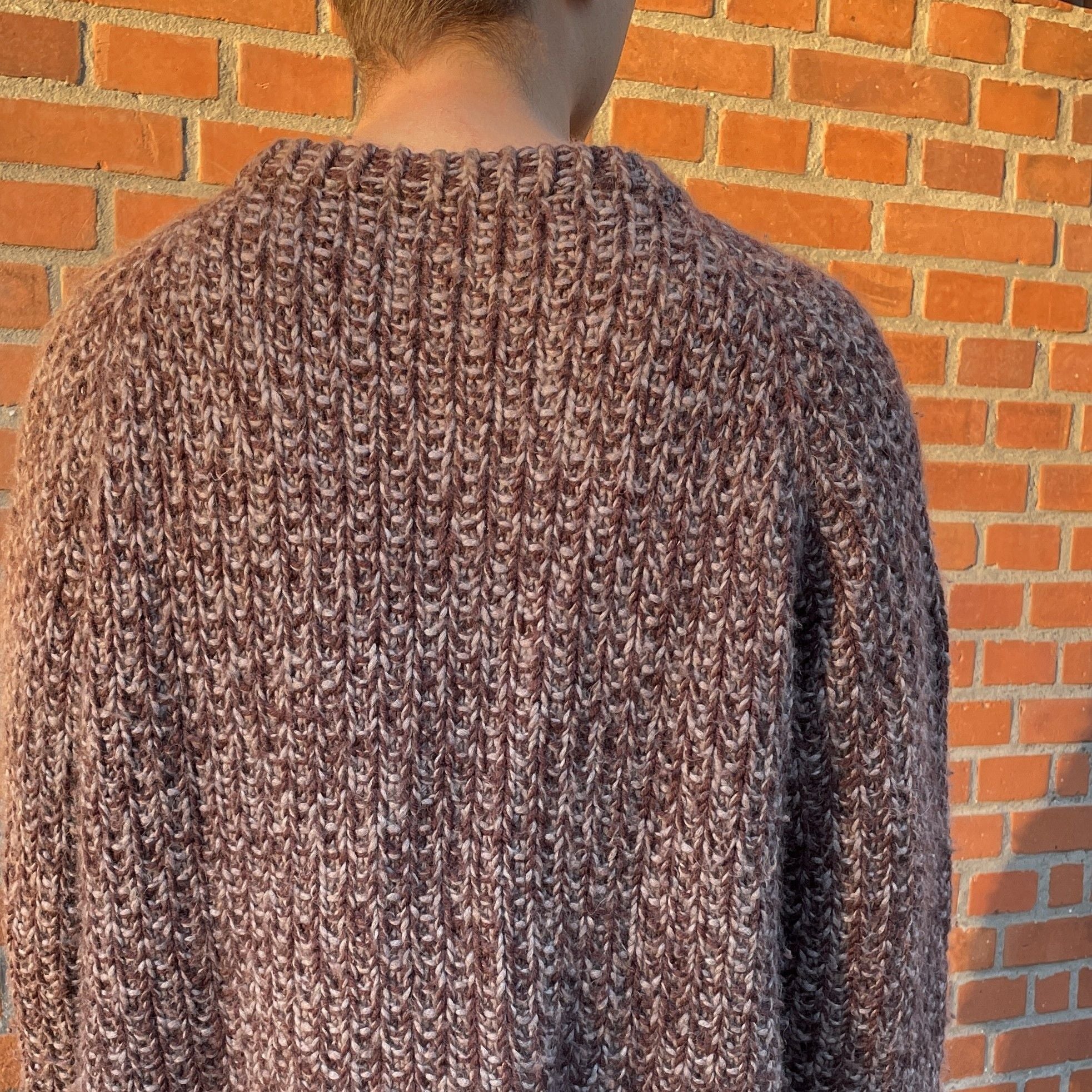 hobbii-easy-evening-sweater-man-strickanleitung-xs-4xl image 3