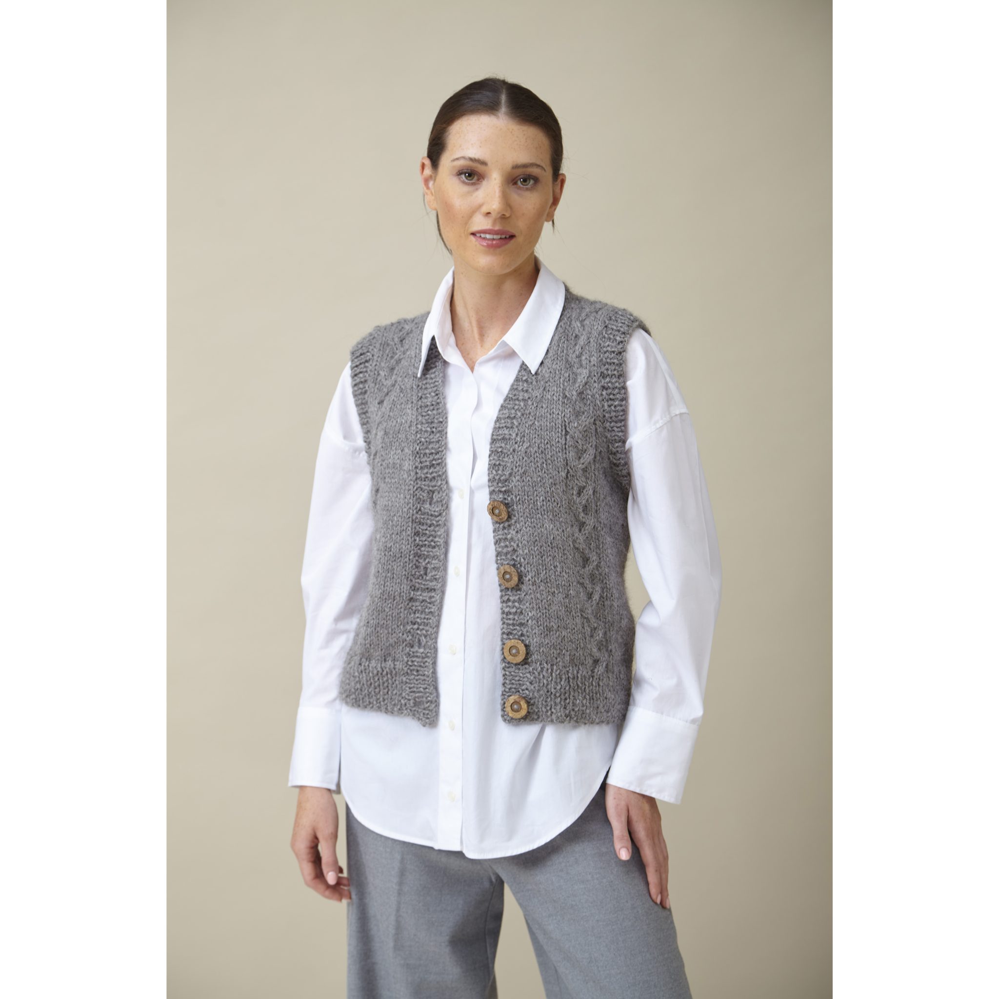 king-cole-patterns-6286-weste-strickanleitung-superfine-alpaca-chunky image 1