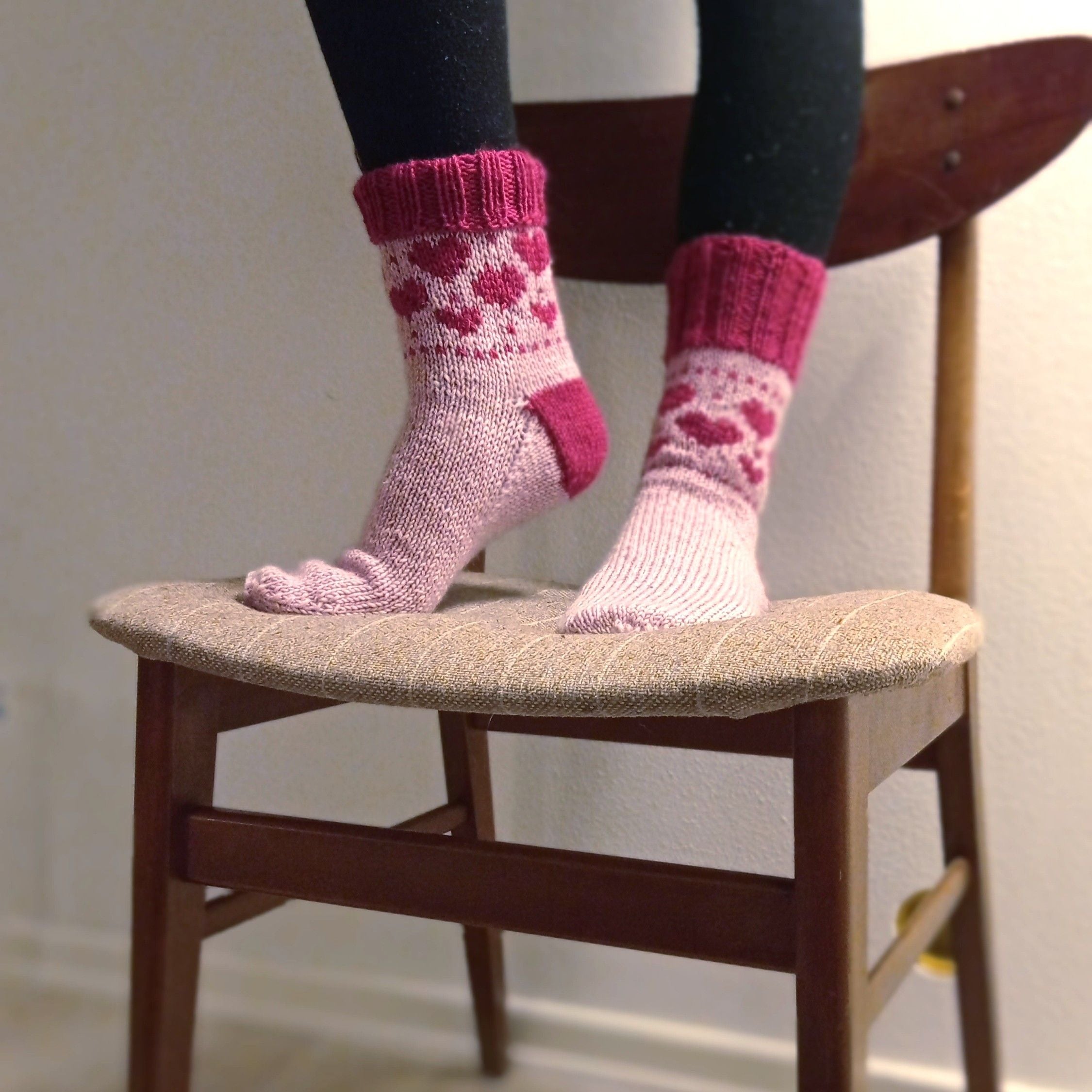 hobbii-cozy-valentine-socken-strickanleitung-gr-36-38-pdf image 3