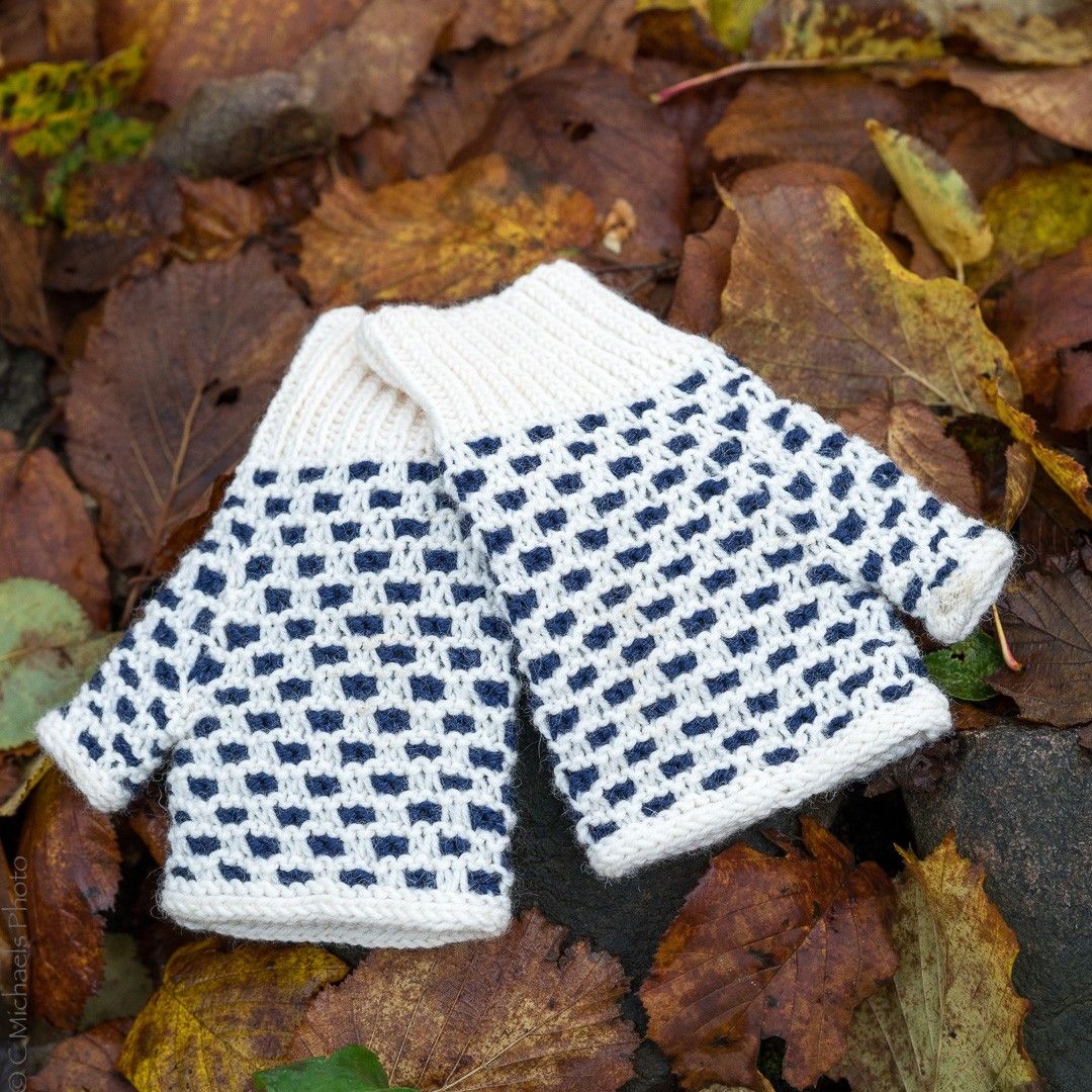 hobbii-anleitungen-keep-handy-f-ustlinge-stricken-small image 2