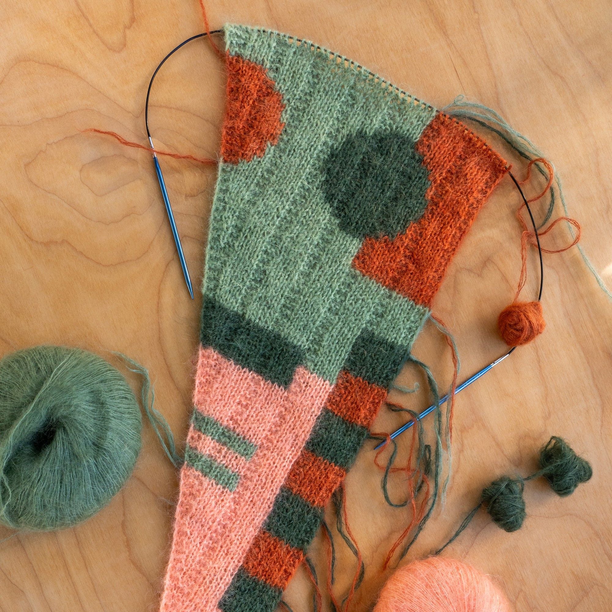 hobbii-rust-rhythm-bandana-strickset-tuch-mit-garn-133-cm image 5
