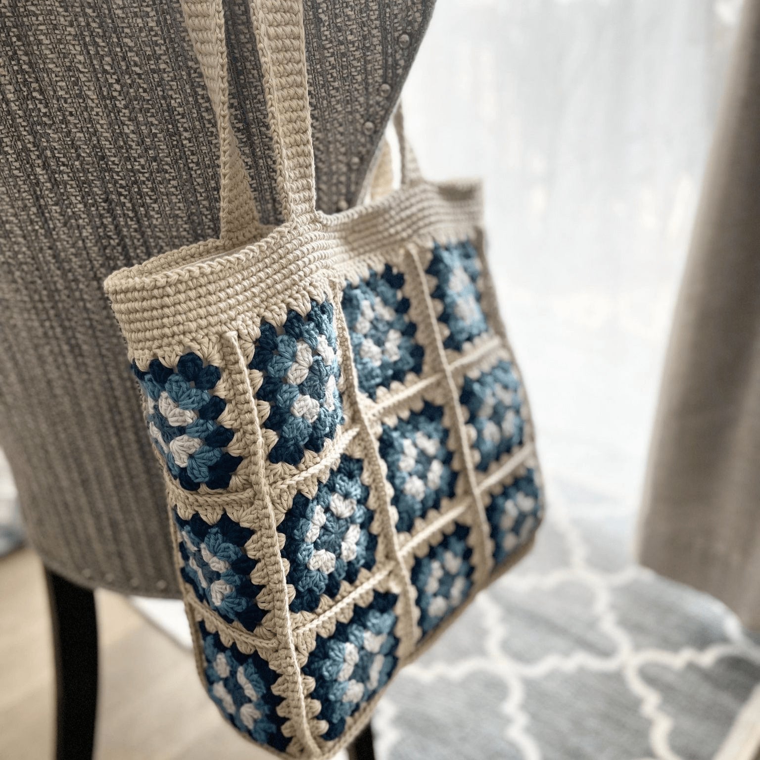 hobbii-anleitungen-stevie-tote-h-keltasche-granny-squares-one-size image 5