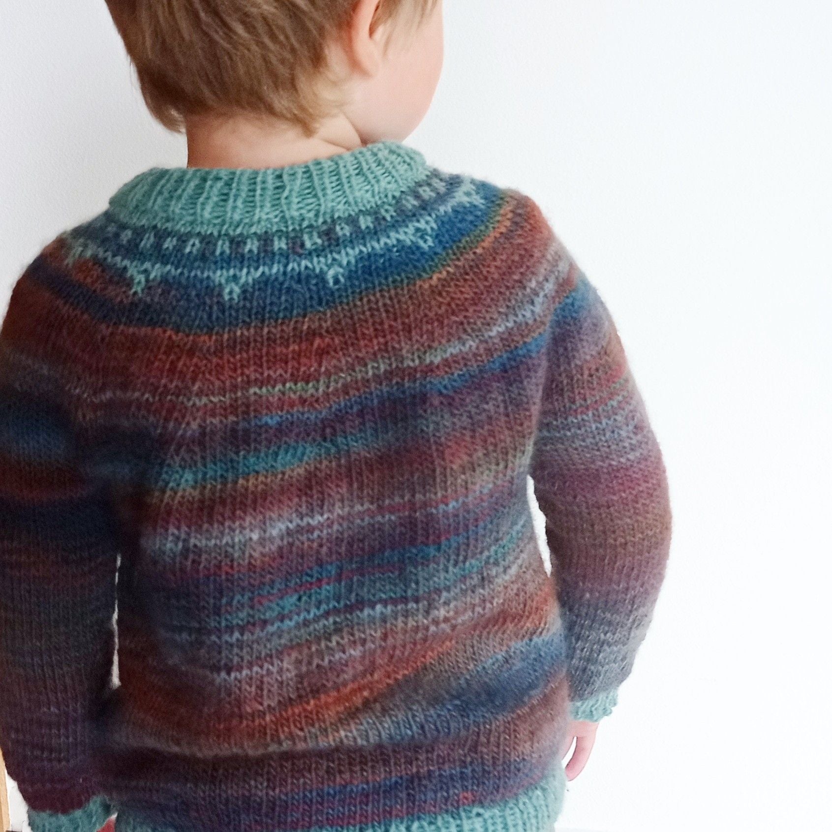 hobbii-anleitungen-easy-winter-glow-kinderpullover-2-14j-pdf image 1
