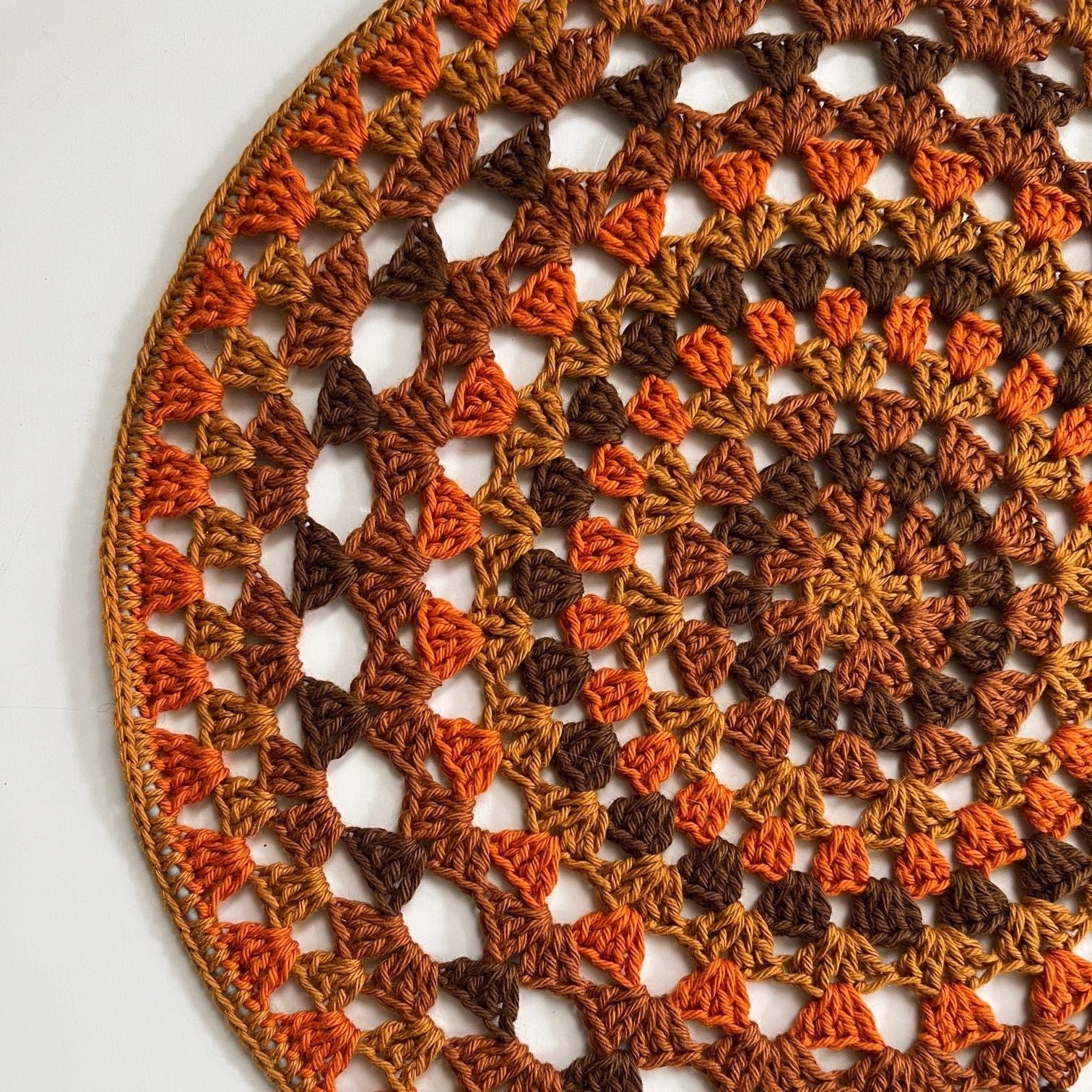 hobbii-ode-to-granny-mandala-h-kelanleitung-untersetzer image 3