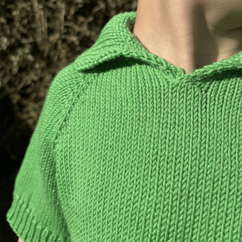 hobbii-easy-polo-tee-junior-strickanleitung-pdf-2-12-jahre image 1