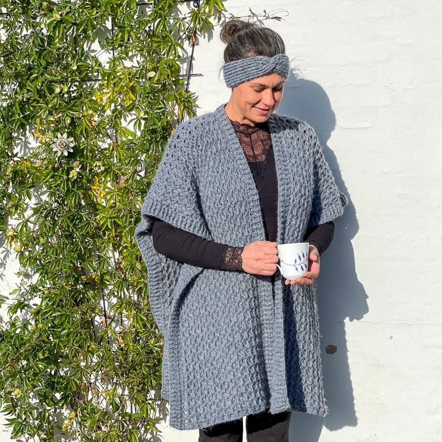 hobbii-anleitungen-fluffy-hygge-poncho-h-kelanleitung-onesize image 4